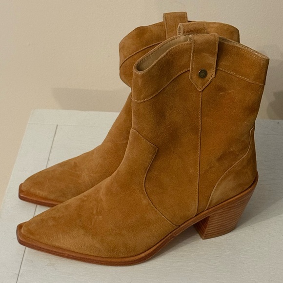 7 For All Mankind | Camel Suede Ankle Booties - Picture 1 of 5